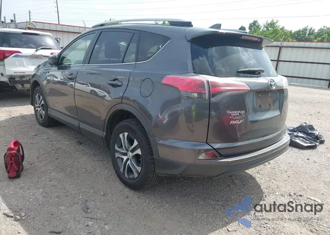 2017 Toyota Rav4 Le z USA, uszkodzony, nr VIN JTMZFREV0HJ702209